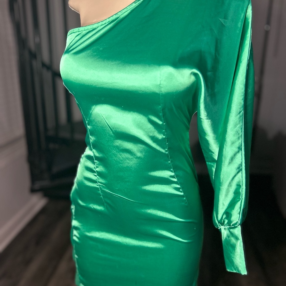 $25 DRESS SALE Beautiful Green One-Shoulder Mini Dress